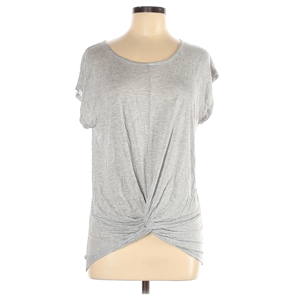 Women's INC International Concepts Short Sleeve Top. Size Medium.